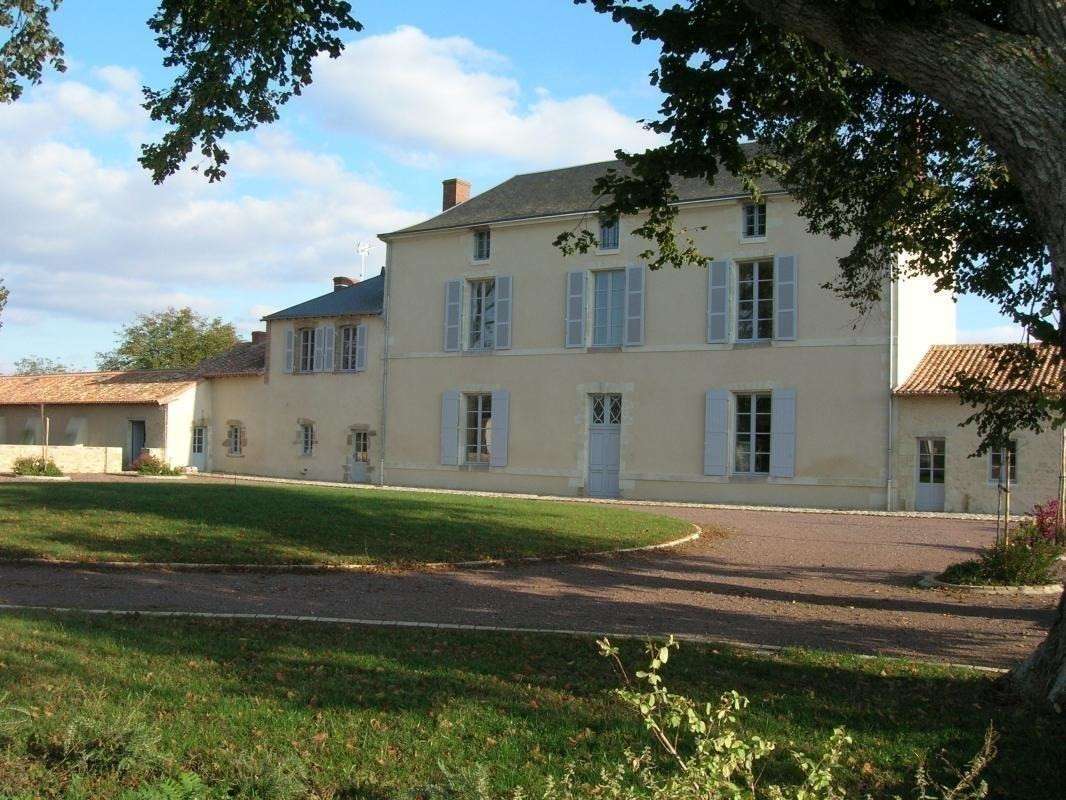 photo 0